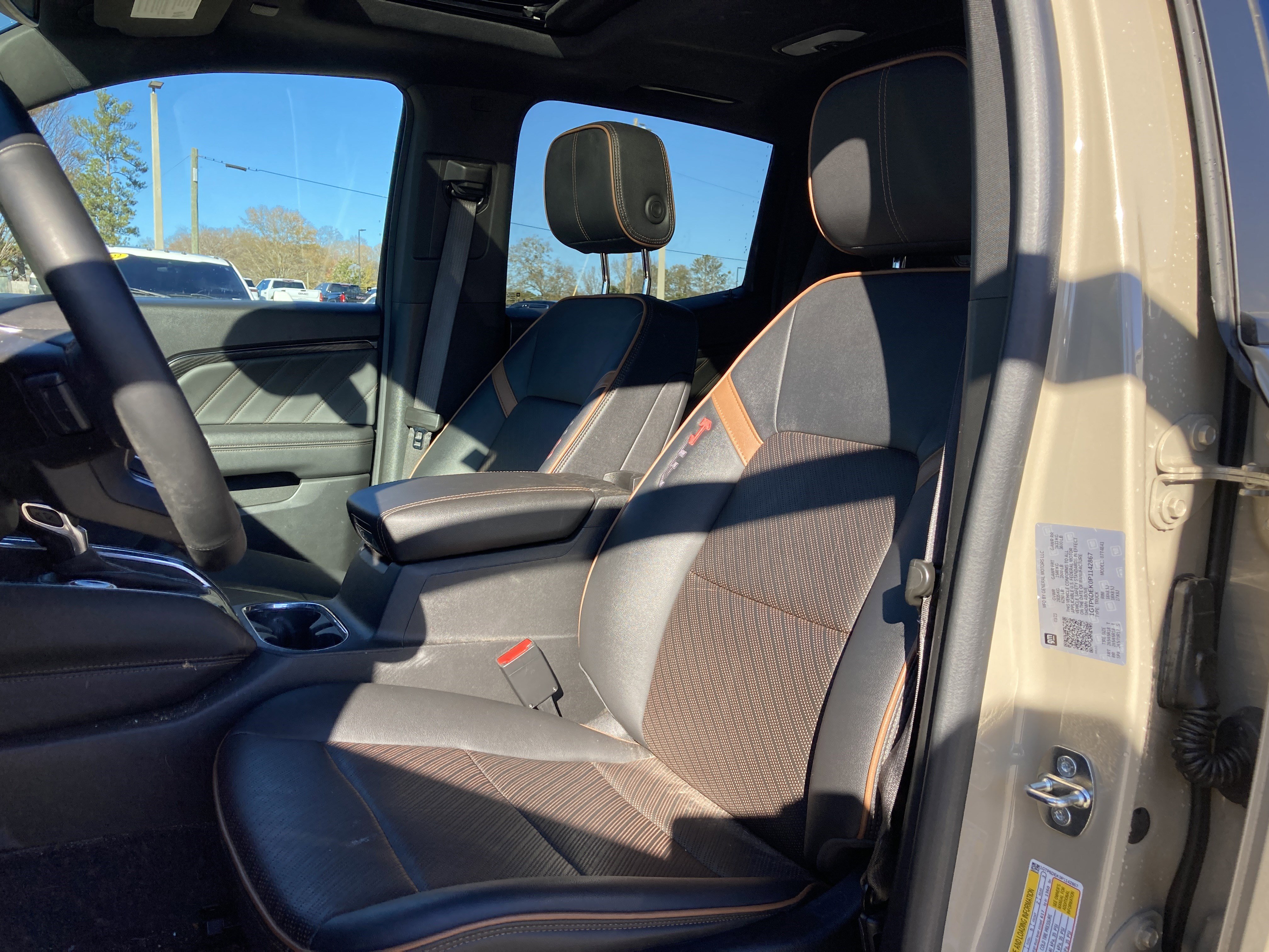 Used 2023 GMC Canyon AT4 w/ AT4 Premium Package image 10