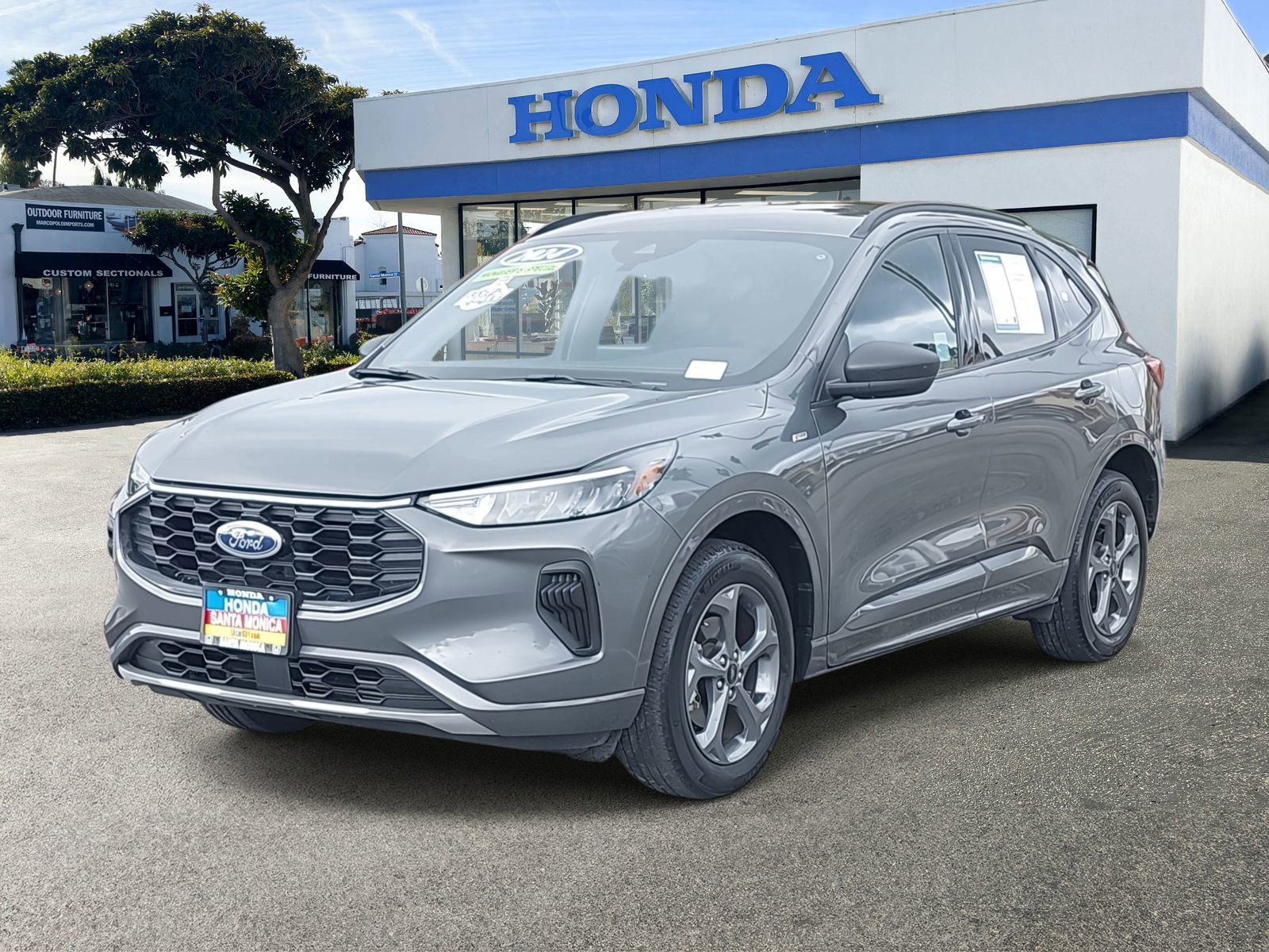 Used 2024 Ford Escape ST-Line image 1