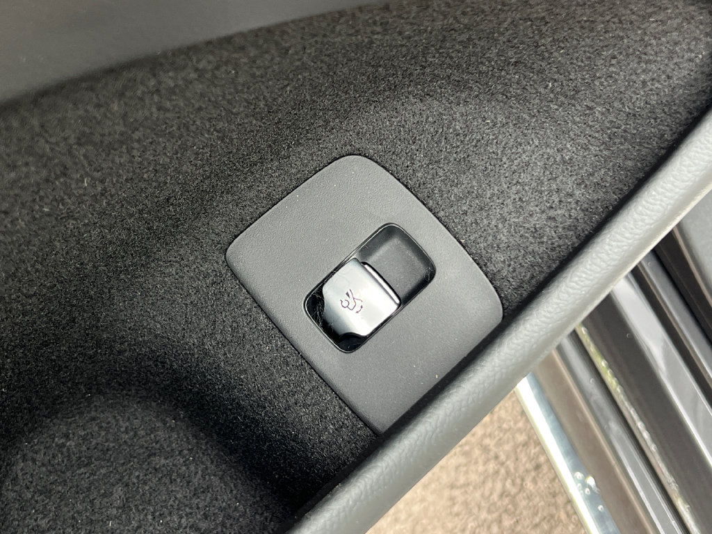 New 2026 Mercedes-Benz E 350 4MATIC Sedan image 13