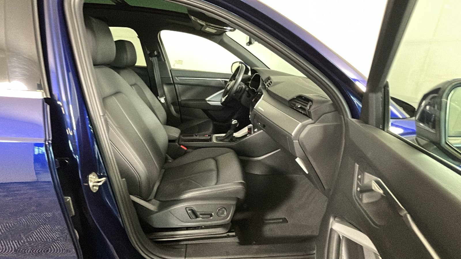 Used 2024 Audi Q3 2.0T Premium AWD/4WD image 34
