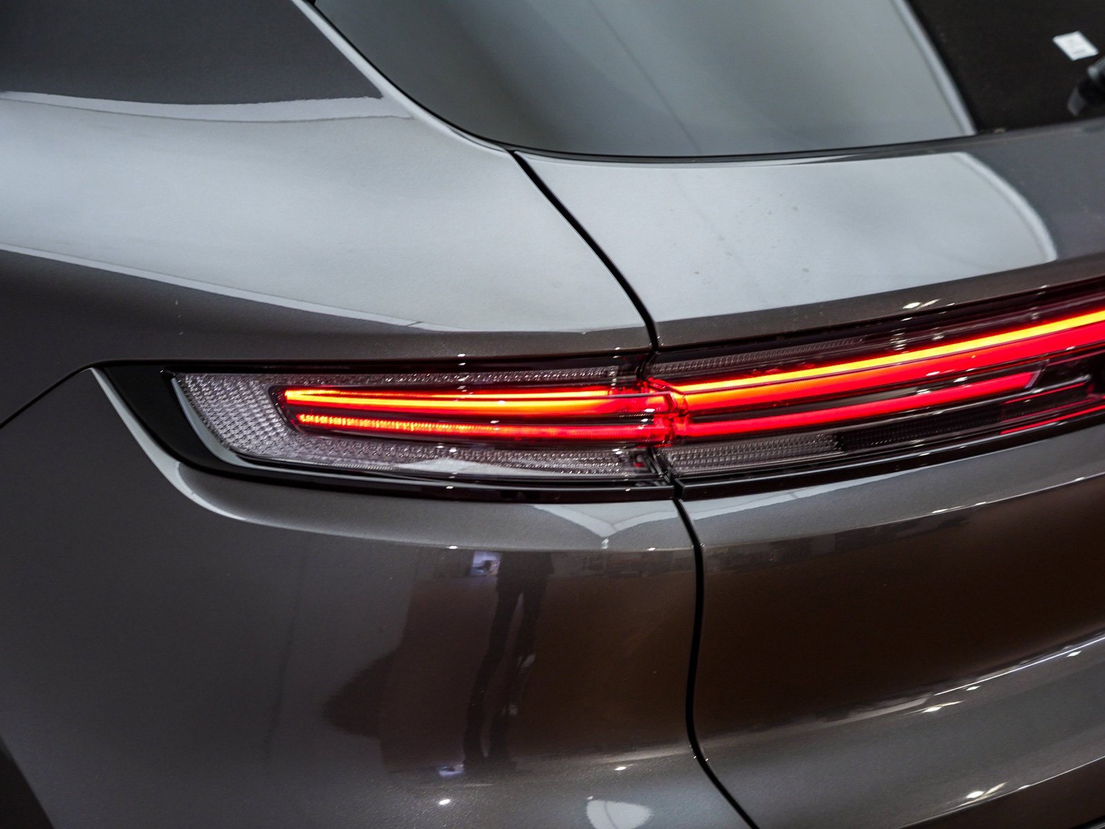 Certified 2025 Porsche Cayenne E-Hybrid image 15