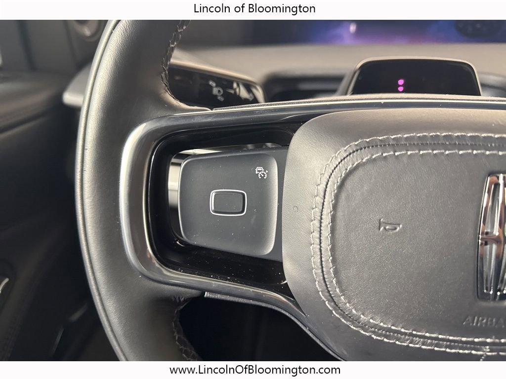 New 2025 Lincoln Navigator L Reserve w/ Jet Appearance Package image 32
