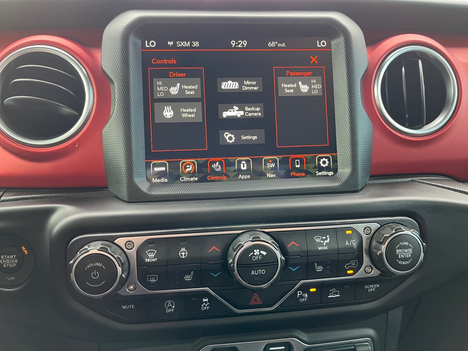 Used 2020 Jeep Gladiator Rubicon AWD/4WD image 25