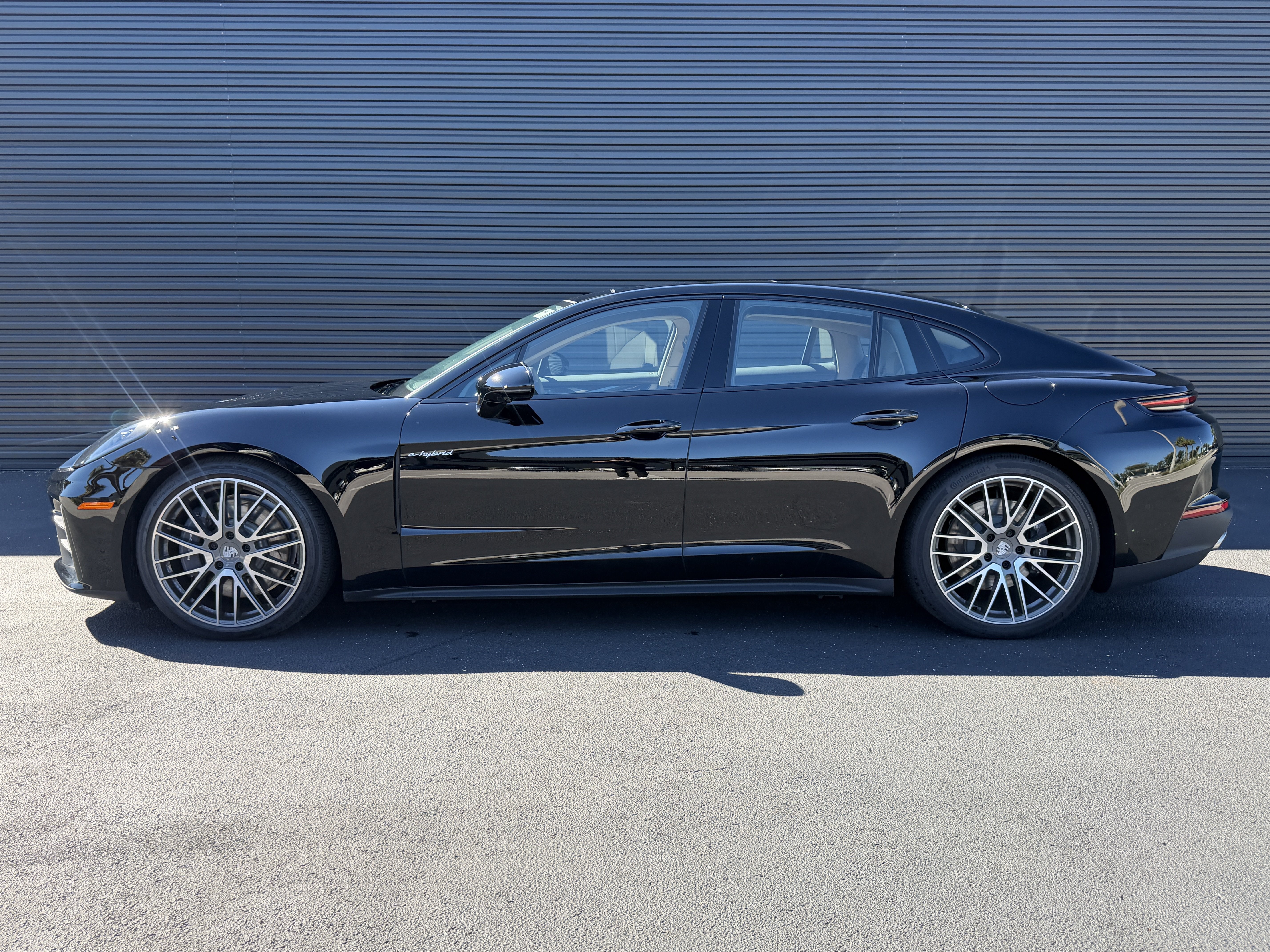 Certified 2026 Porsche Panamera 4 E-Hybrid AWD/4WD image 2