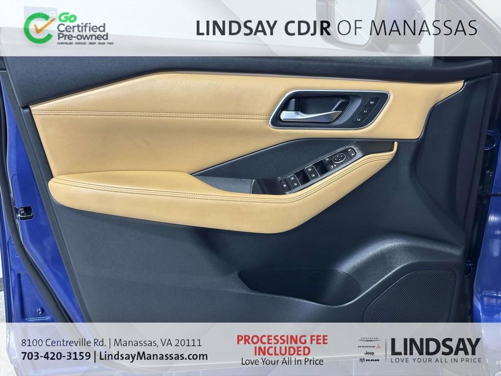 Used 2023 Nissan Rogue Platinum w/ Platinum Premium Package image 15