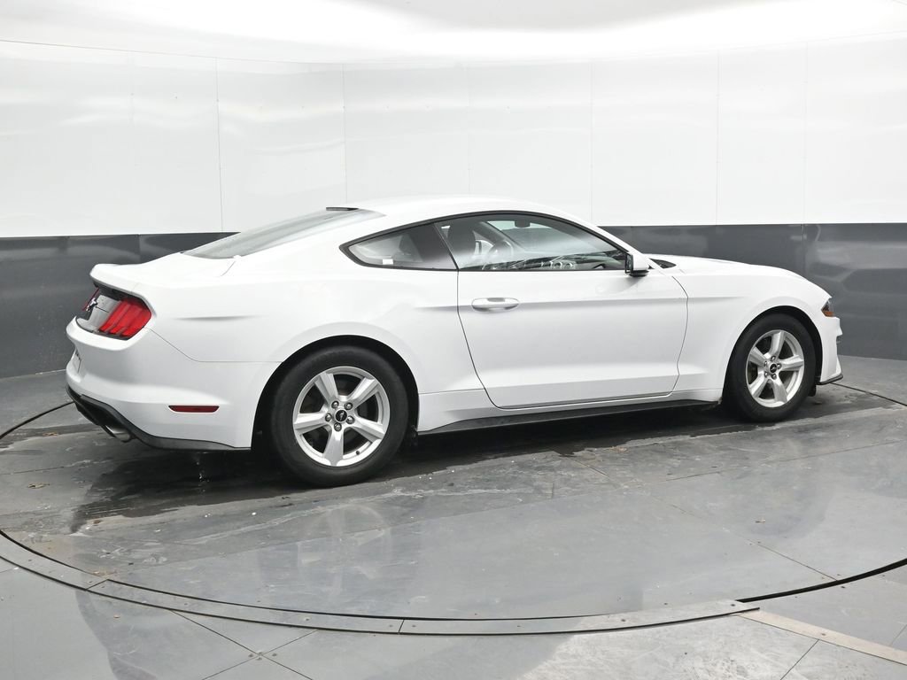 Used 2018 Ford Mustang EcoBoost image 3