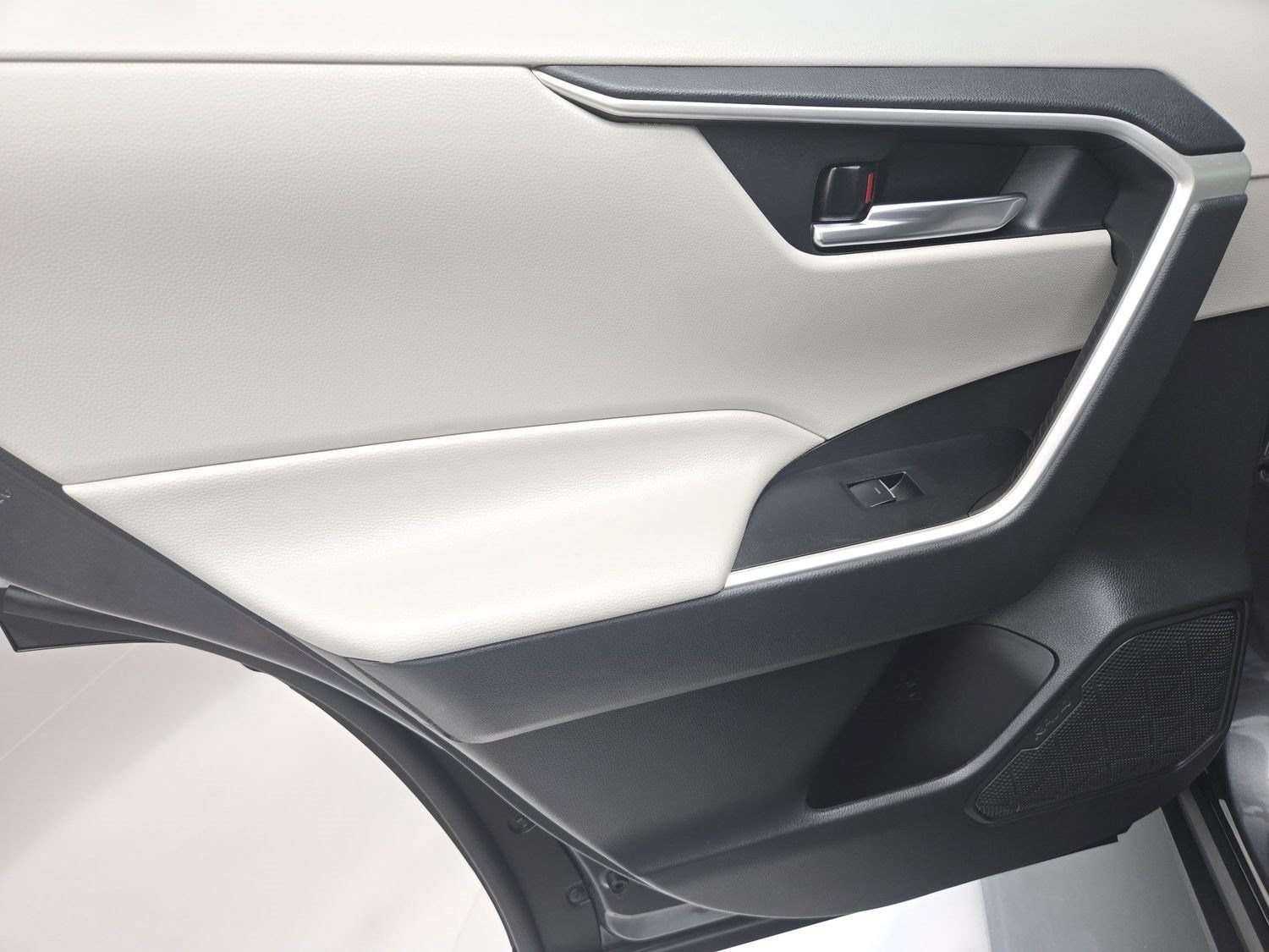 Certified 2024 Toyota RAV4 XLE AWD/4WD image 19