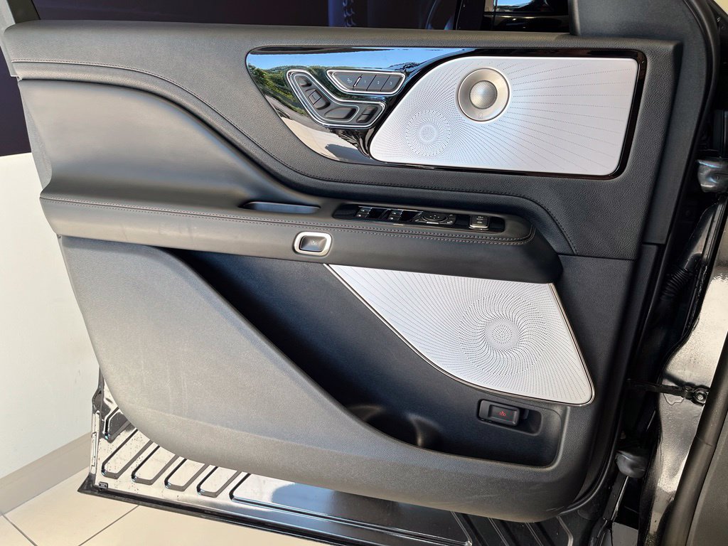Used 2026 Lincoln Aviator Reserve AWD/4WD image 55