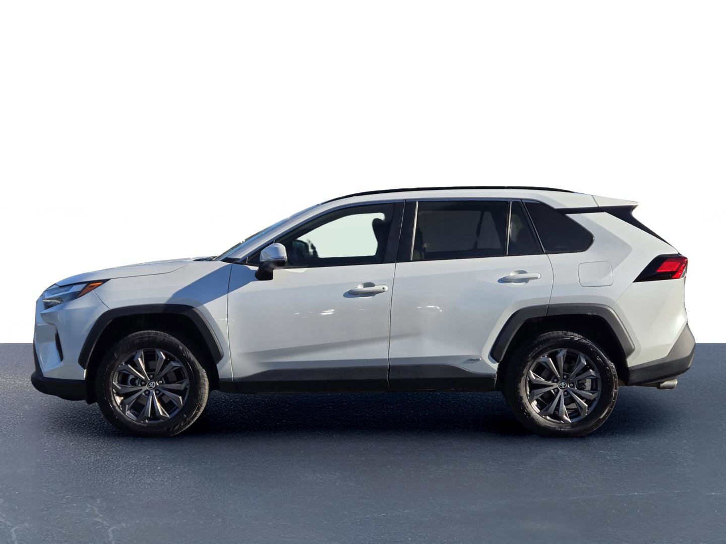 Used 2023 Toyota RAV4 XLE Premium image 12