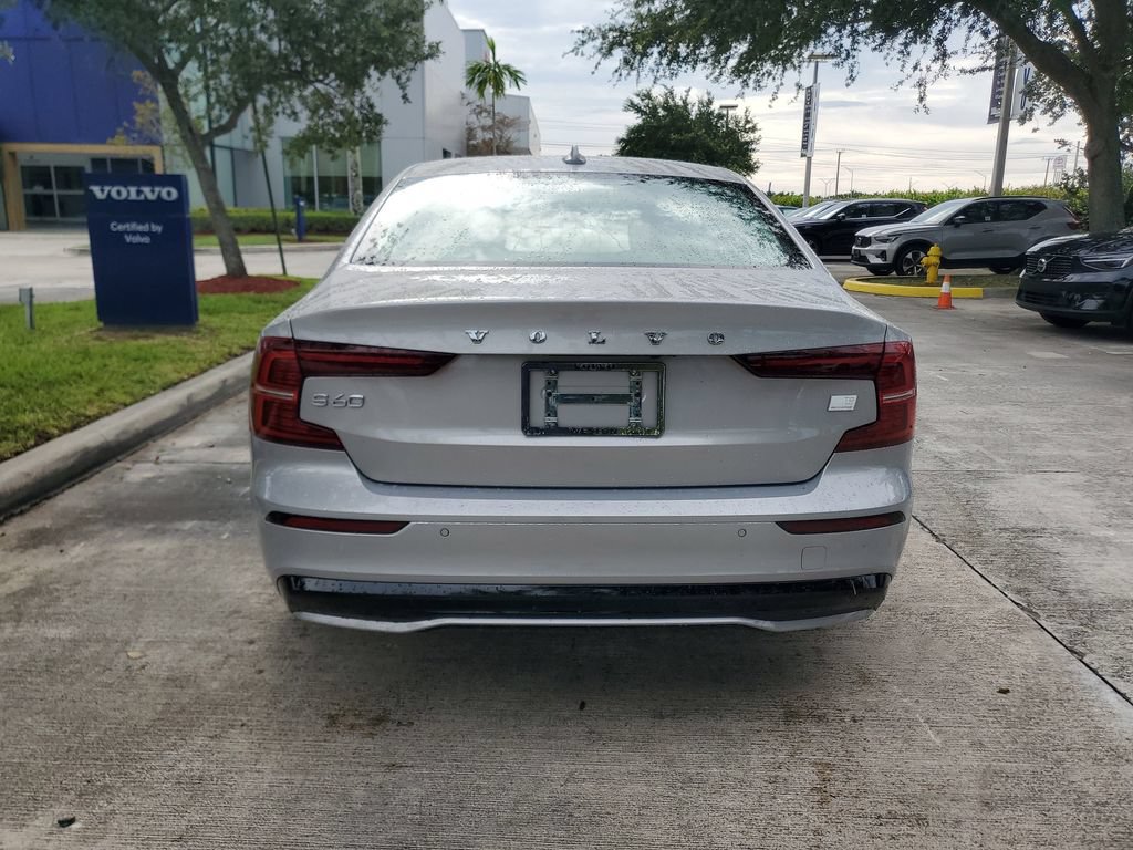 Certified 2023 Volvo S60 T8 Plus AWD/4WD image 5