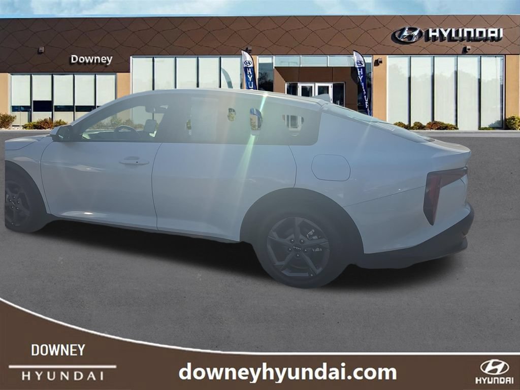 Used 2025 Kia K4 FWD image 3