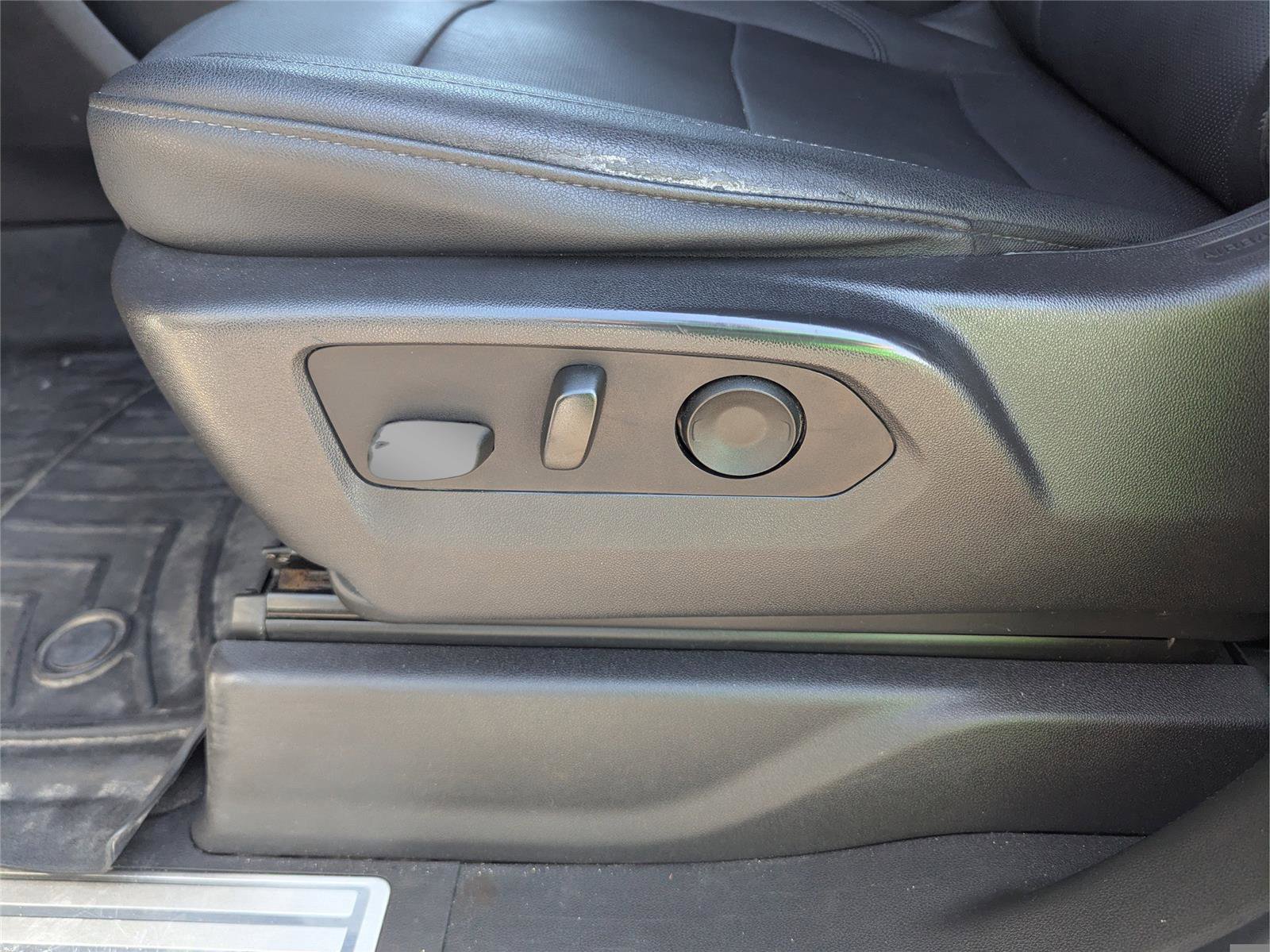 Used 2024 Chevrolet Silverado 1500 LTZ w/ LTZ Convenience Package II image 21