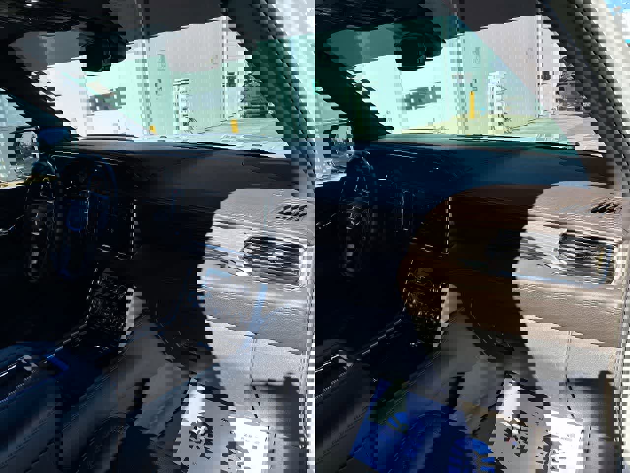 Used 2022 GMC Yukon XL Denali image 30