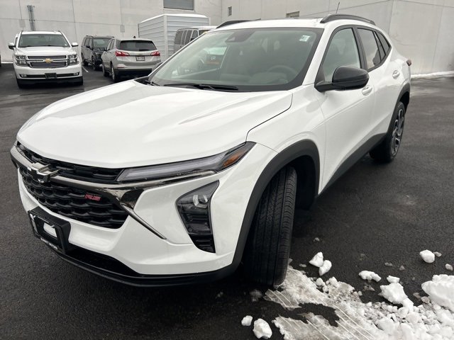 New 2026 Chevrolet Trax RS w/ Sunroof Package image 3