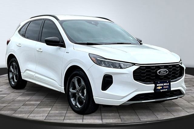 Used 2023 Ford Escape ST-Line w/ Tech Pack #1 image 4