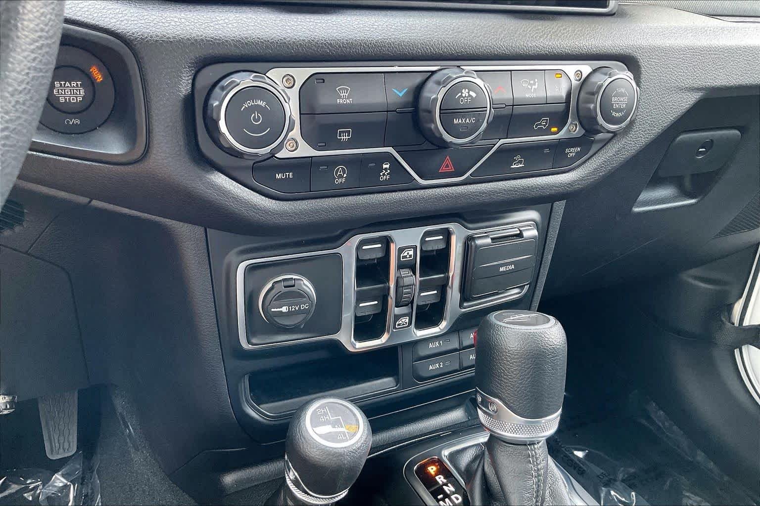 Used 2024 Jeep Gladiator Sport AWD/4WD image 31