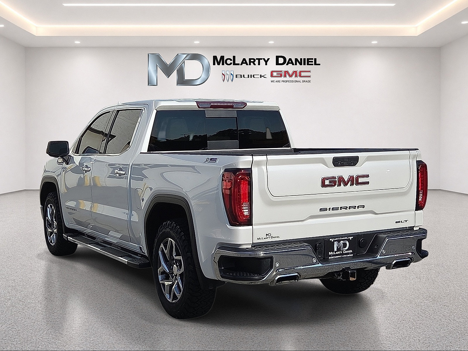 Certified 2022 GMC Sierra 1500 SLT AWD/4WD image 13