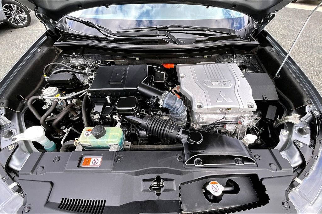 Used 2018 Mitsubishi Outlander GT image 29