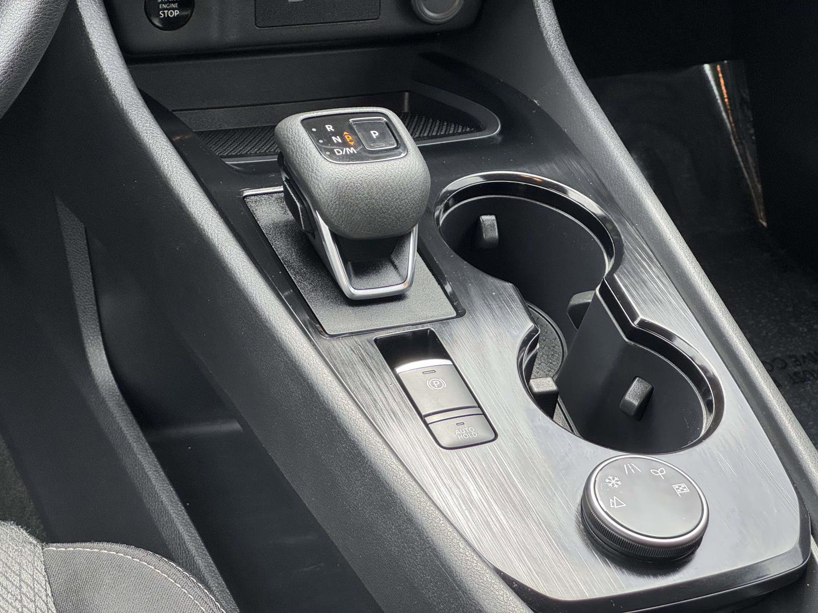 Used 2024 Nissan Rogue SV image 5