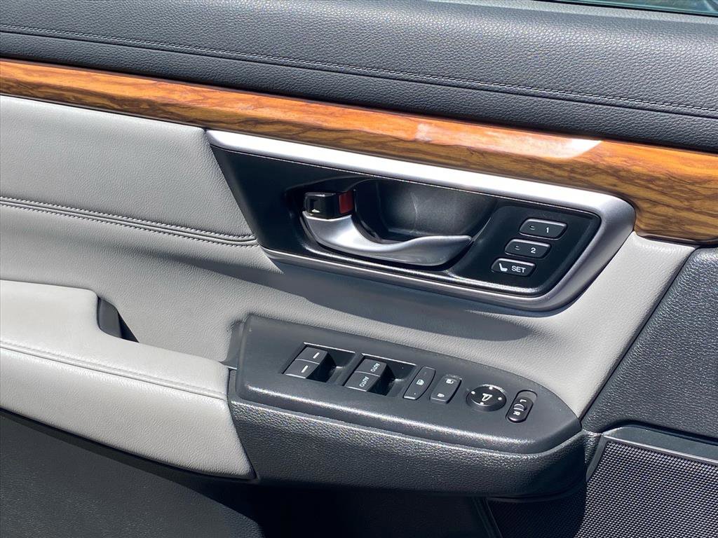 Used 2018 Honda CR-V Touring image 19