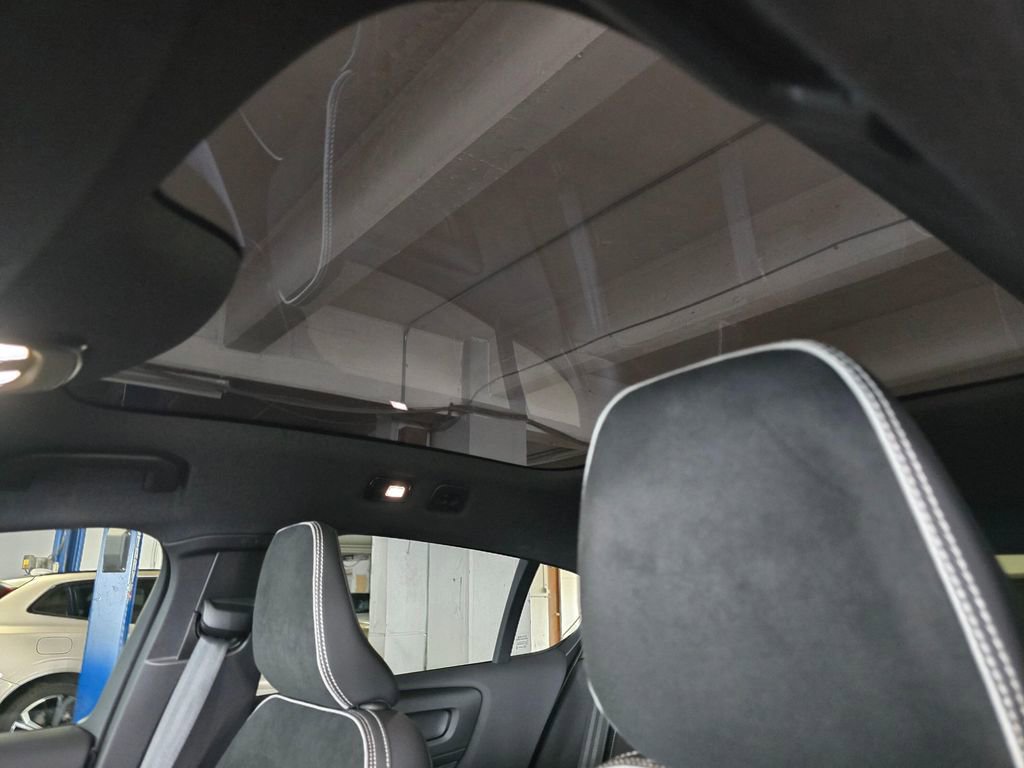 Certified 2023 Volvo C40 P8 Recharge Ultimate w/ Protection Package Premier AWD/4WD image 23
