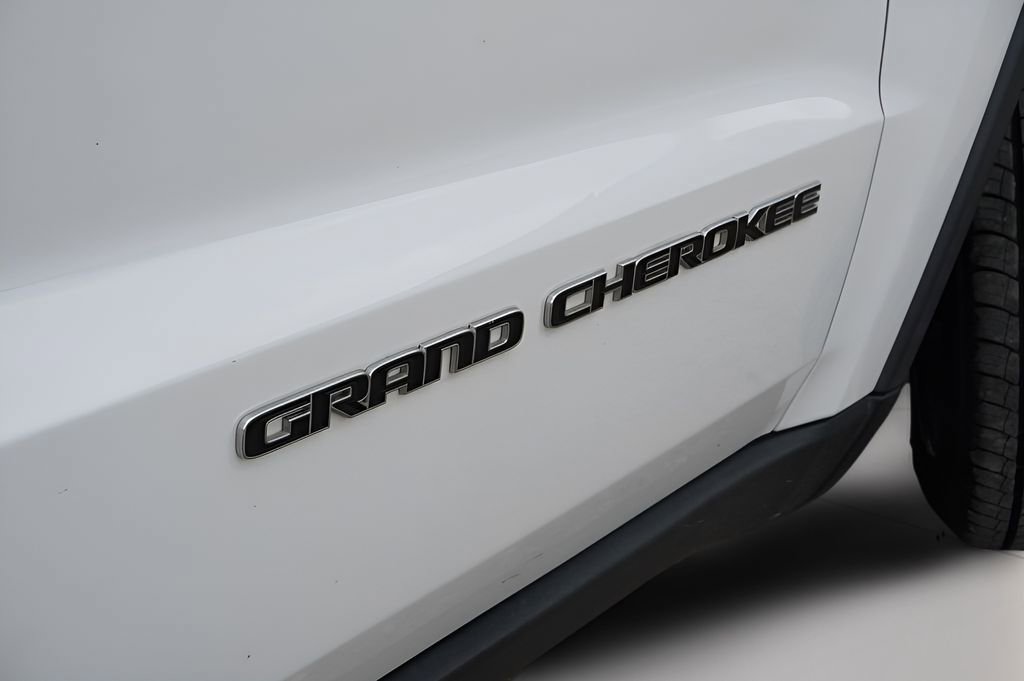 Used 2020 Jeep Grand Cherokee Laredo w/ Security & Convenience Group AWD/4WD image 38