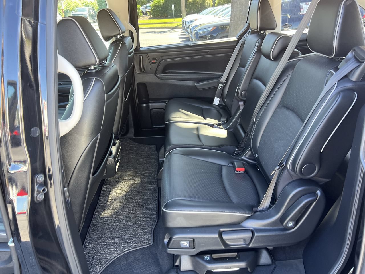 Used 2025 Honda Odyssey Elite image 32