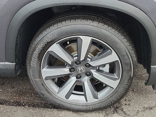 Used 2025 Honda Pilot Touring image 8