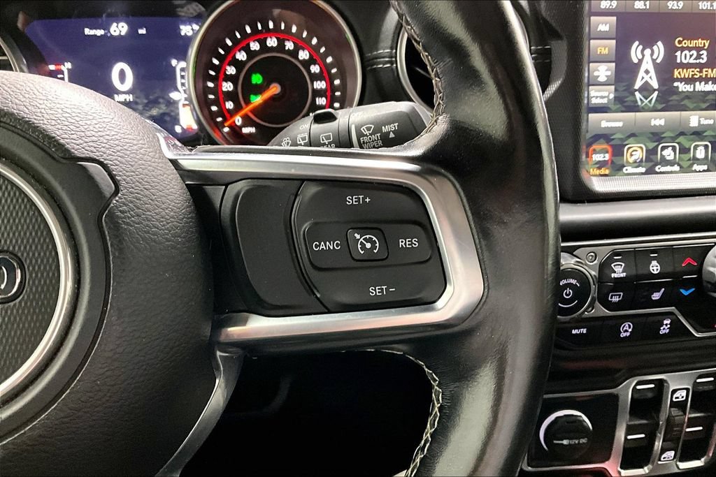Used 2020 Jeep Wrangler Unlimited Sahara w/ Uconnect 4C Nav & Sound Group AWD/4WD image 26