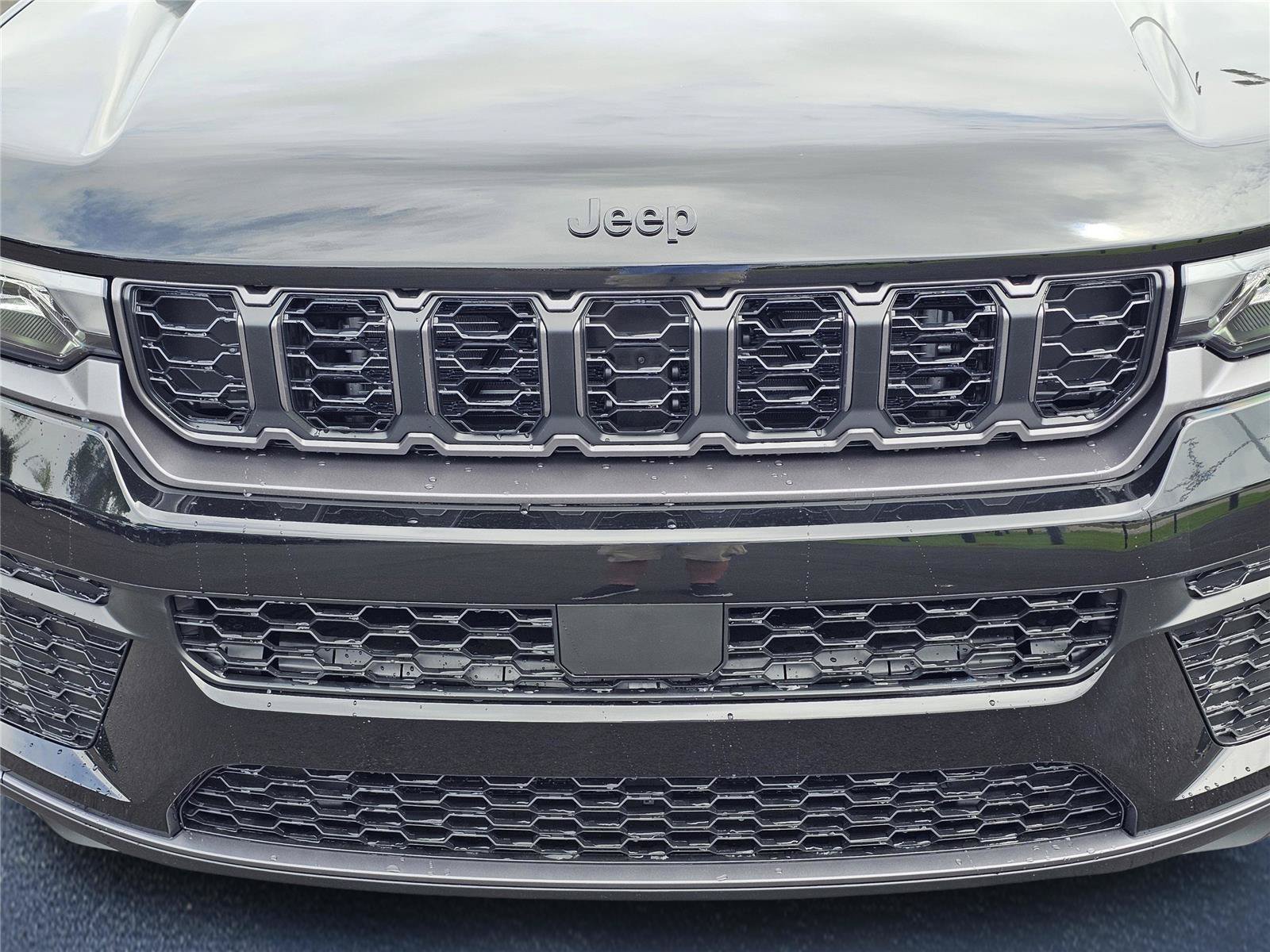New 2026 Jeep Grand Cherokee Altitude RWD image 3