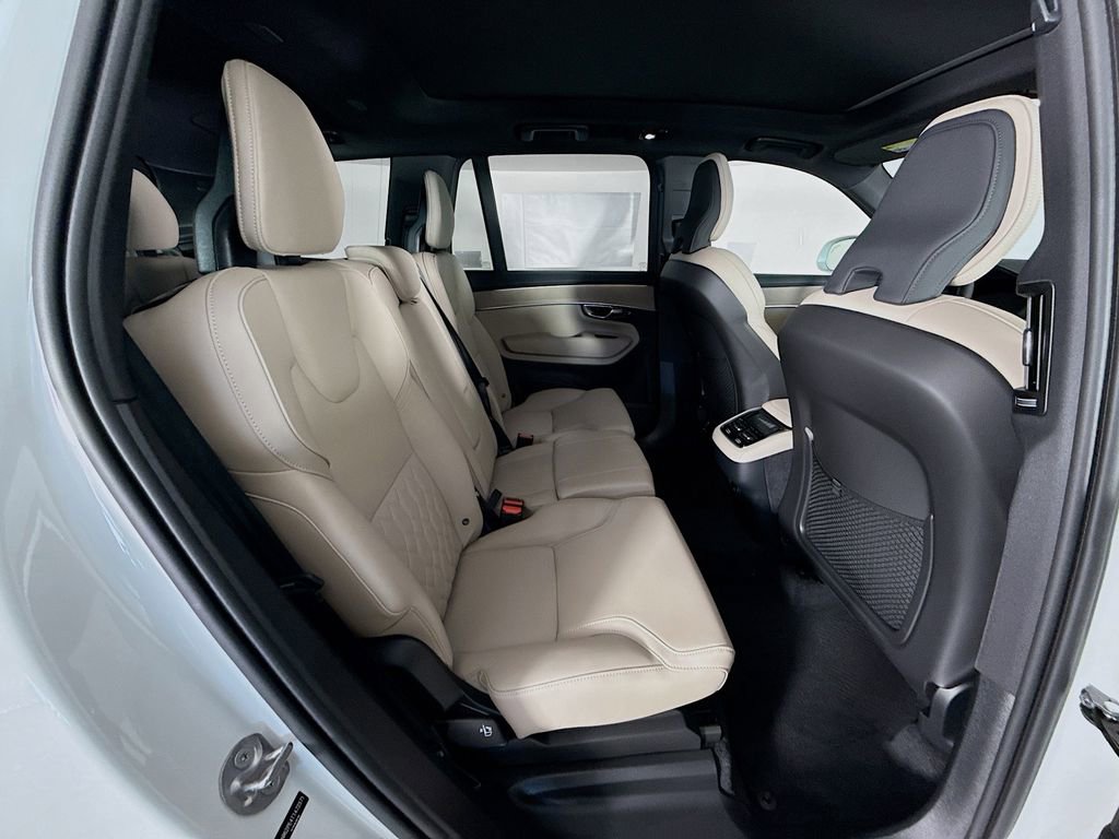 New 2026 Volvo XC90 B6 Plus w/ Protection Package Premier image 29