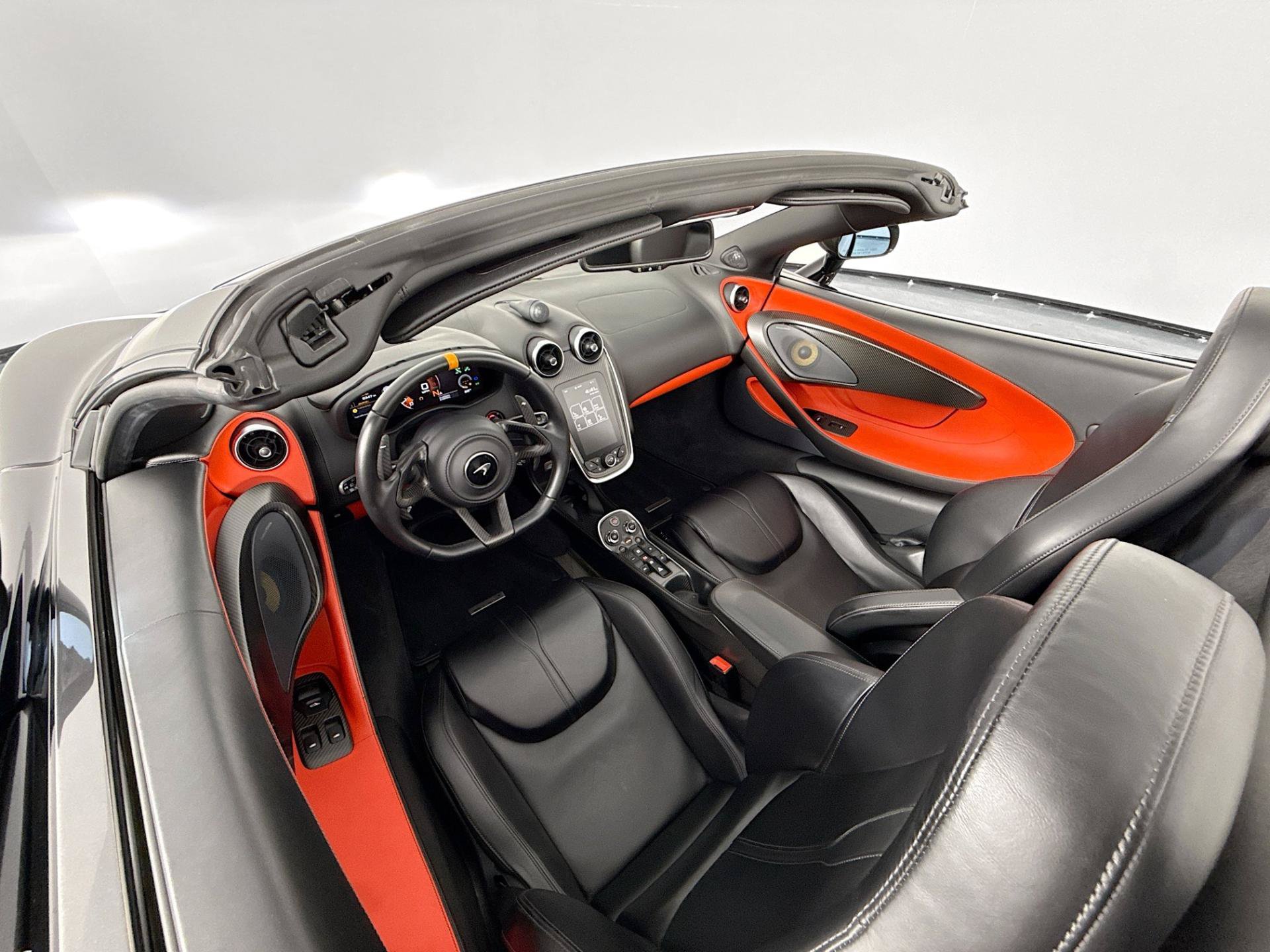 Used 2020 McLaren 600LT Spider RWD image 34