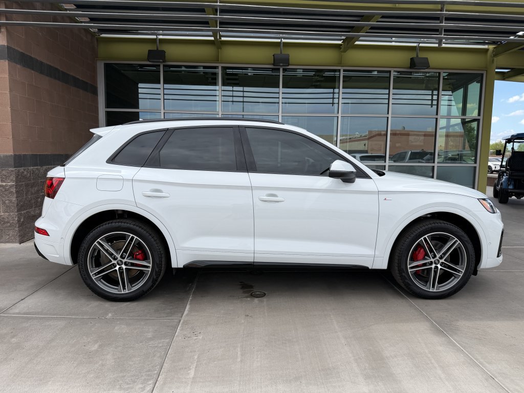 Used 2024 Audi Q5 e Prestige w/ Prestige Package AWD/4WD image 9