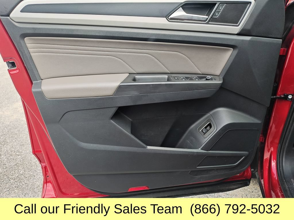 Used 2022 Volkswagen Atlas SEL R-Line AWD/4WD image 12