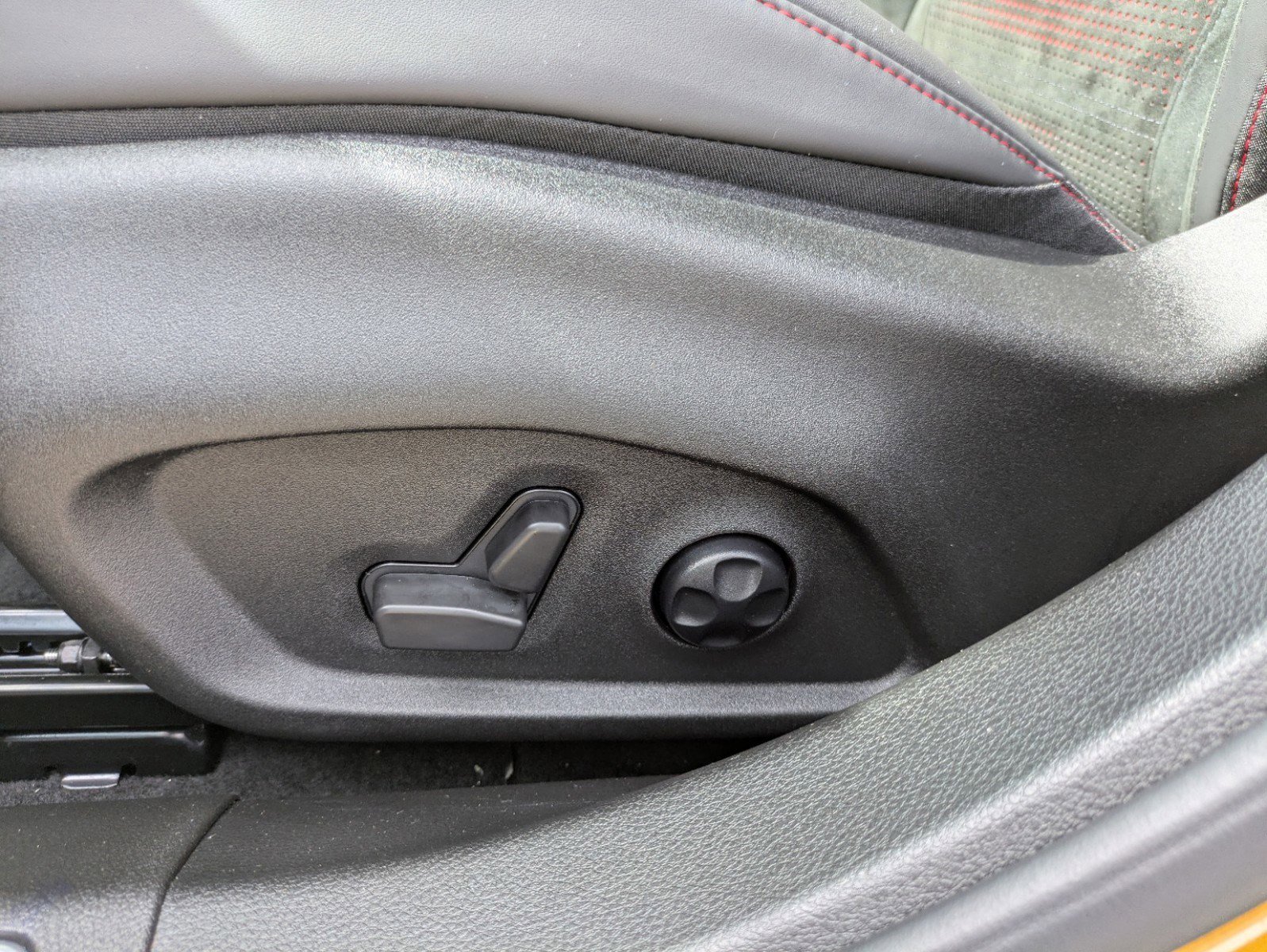 New 2025 Dodge Hornet R/T w/ Track Pack image 11