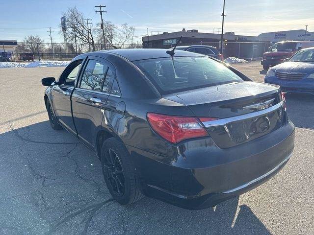 Used 2013 Chrysler 200 Limited w/ Sun & Sound Pkg FWD image 5