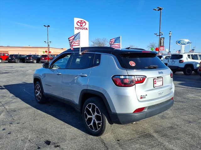 Used 2024 Jeep Compass Limited image 4