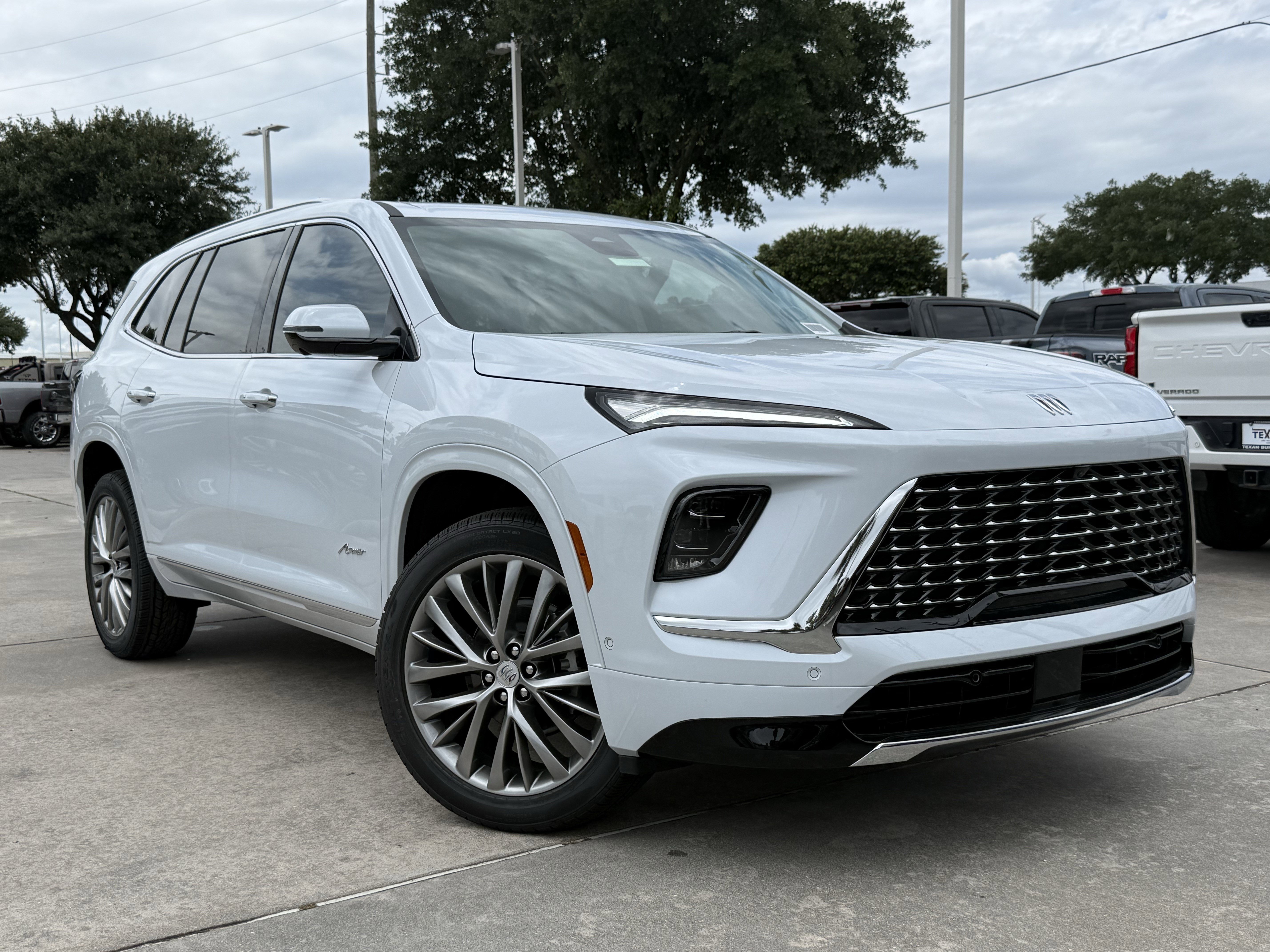 New 2026 Buick Enclave Avenir w/ Super Cruise Package FWD image 2