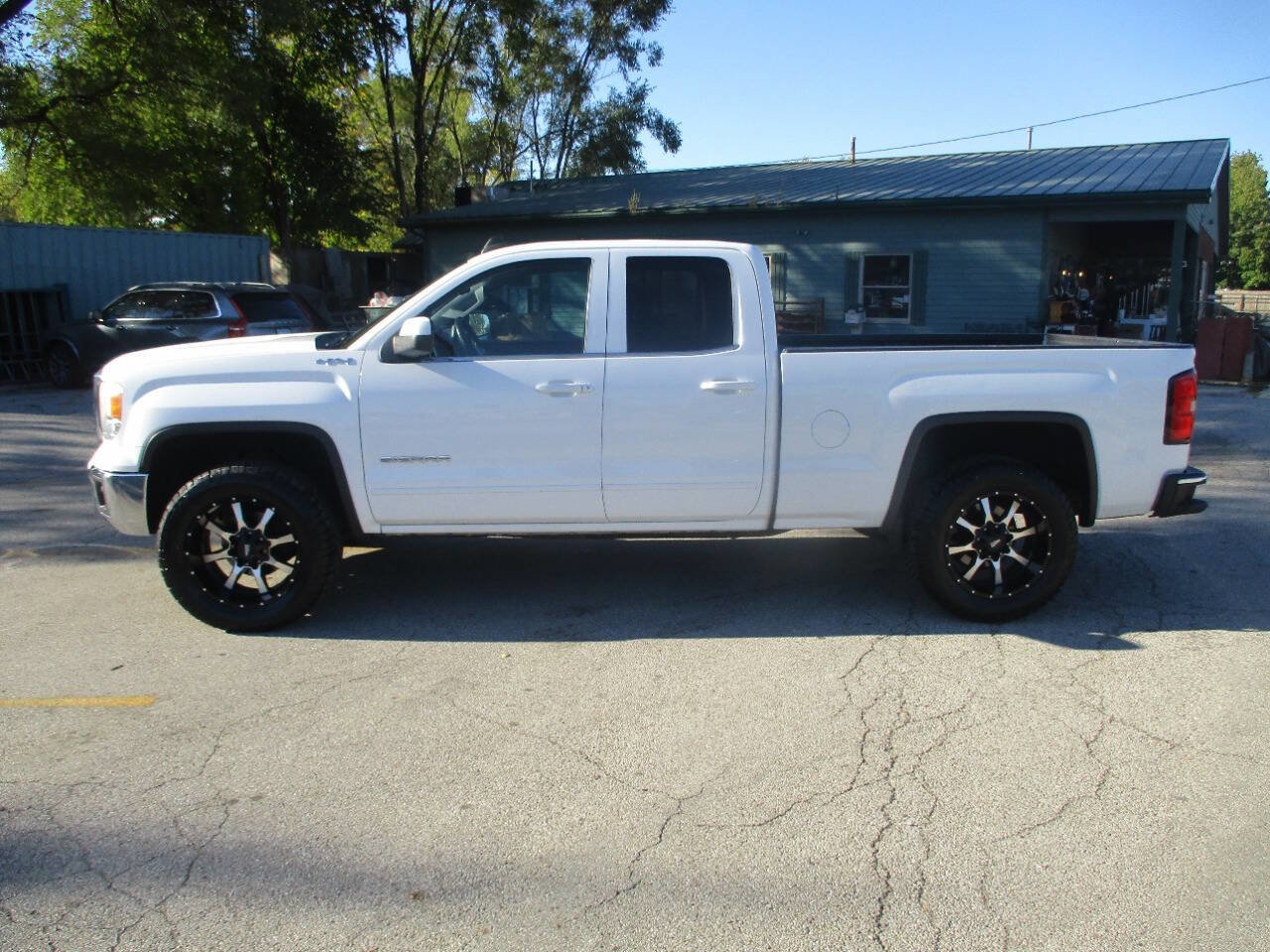 Used 2015 GMC Sierra 1500 SLE w/ SLE Value Package image 2