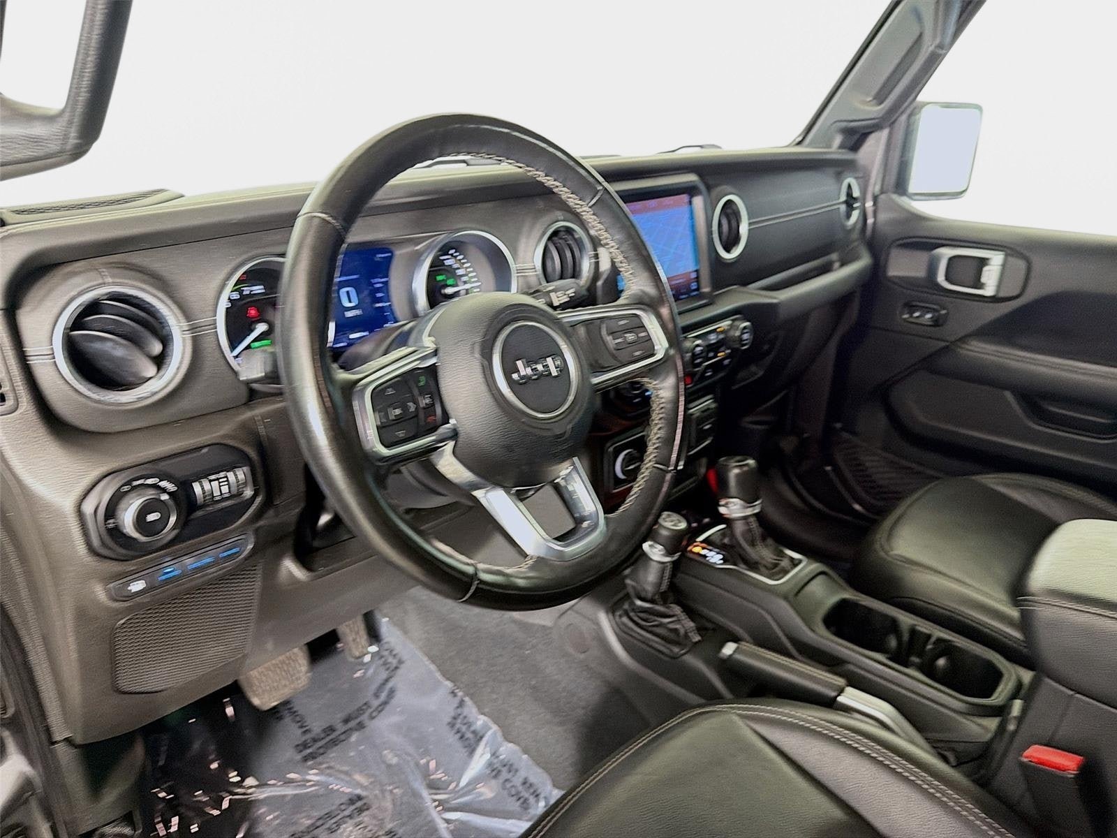 Used 2022 Jeep Wrangler Unlimited Sahara w/ Cold Weather Group AWD/4WD image 10
