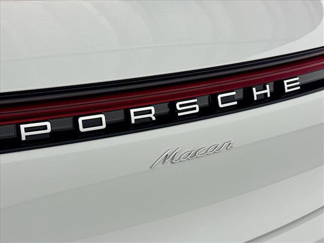 Used 2026 Porsche Macan AWD/4WD image 25