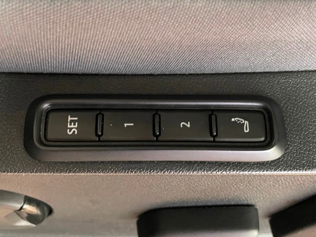 Used 2023 Volkswagen ID.4 Pro S AWD/4WD image 11