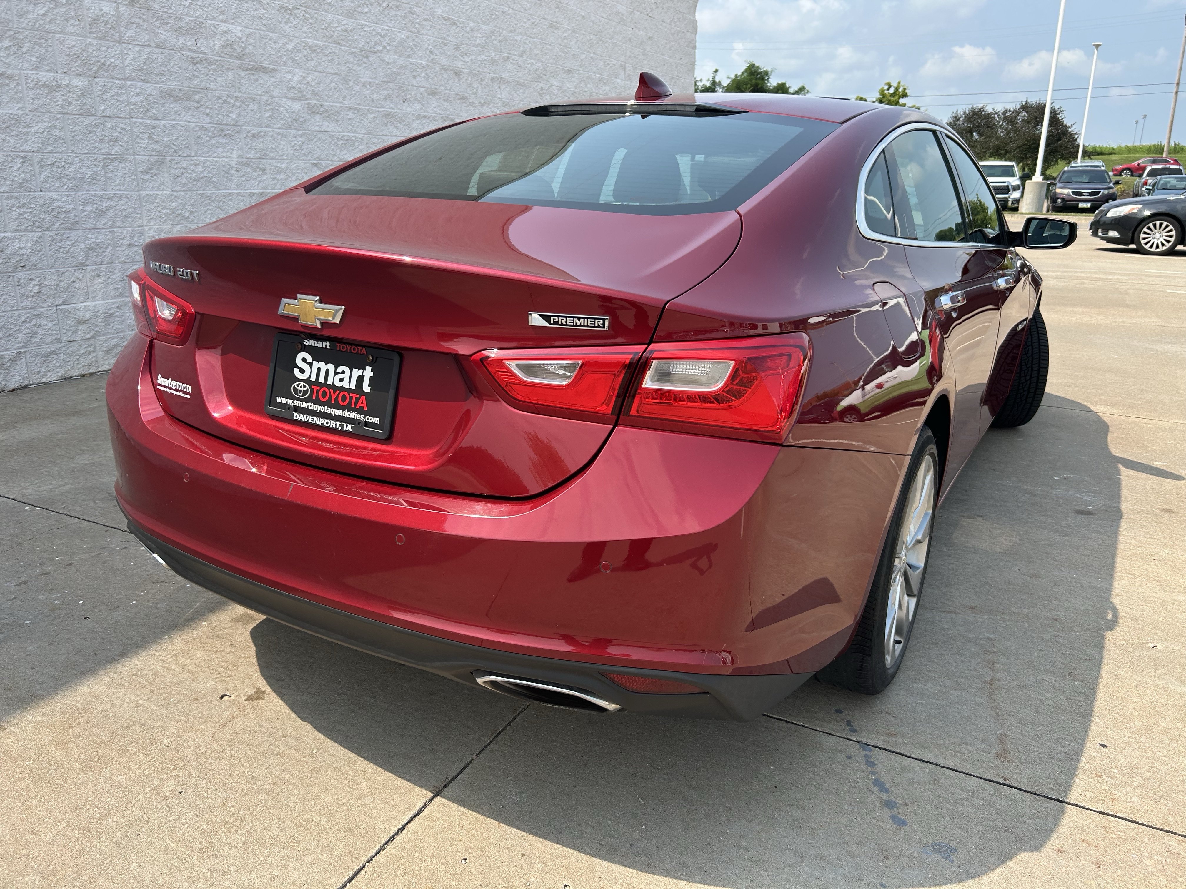 Used 2017 Chevrolet Malibu Premier w/ Premier Sun and Wheel Package FWD image 6