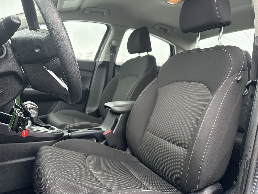 Used 2019 Kia Forte LXS image 13