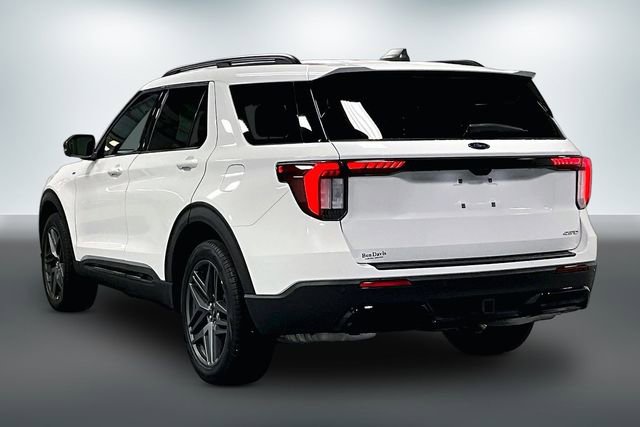 Used 2025 Ford Explorer ST-Line w/ ST-Line Street Pack AWD/4WD image 5