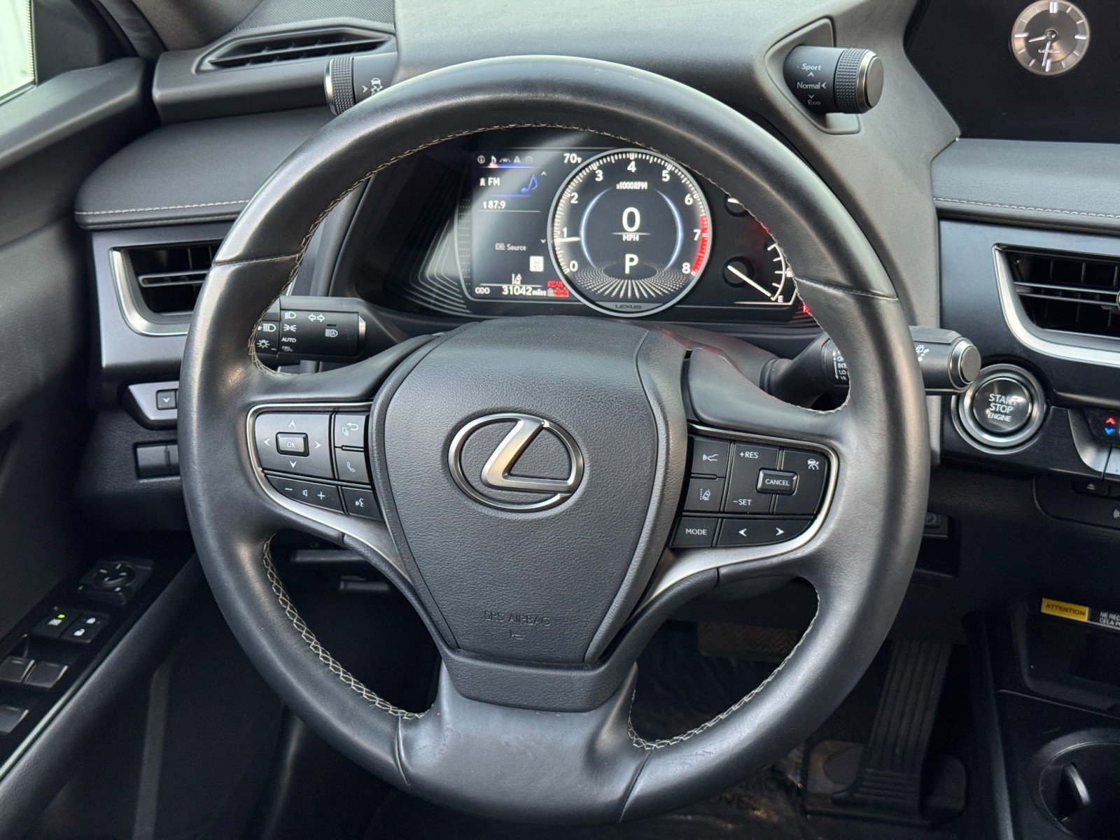 Used 2022 Lexus UX 200 image 16