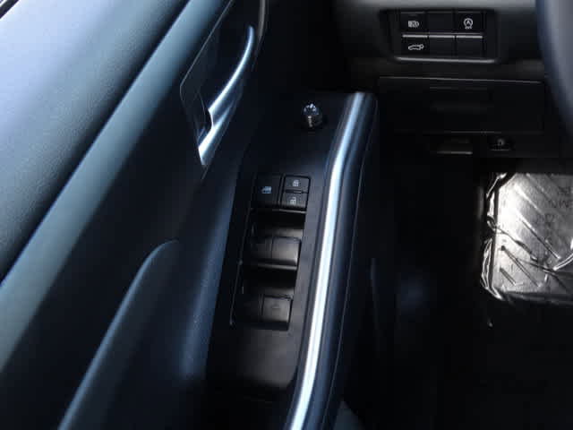 Used 2025 Toyota Highlander XLE image 38