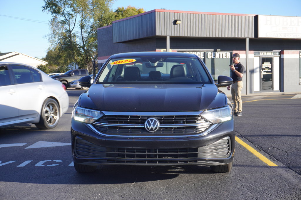 Used 2022 Volkswagen Jetta SE FWD image 2