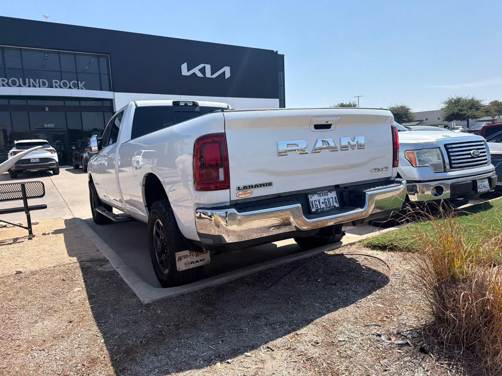 Used 2025 RAM 3500 Laramie AWD/4WD image 8
