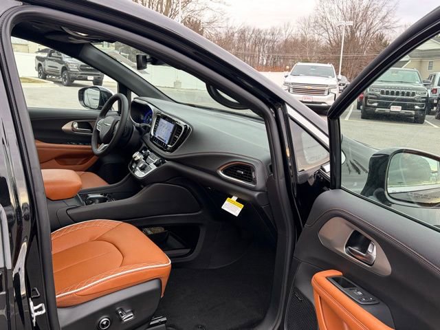 New 2026 Chrysler Pacifica Pinnacle AWD/4WD image 28